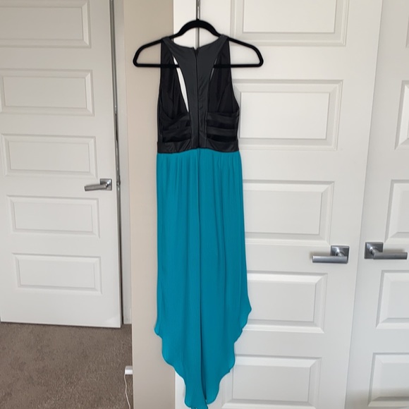 BNWOT Bebe Hi-lo style dress with faux leather detail, size 0 - Picture 2 of 5